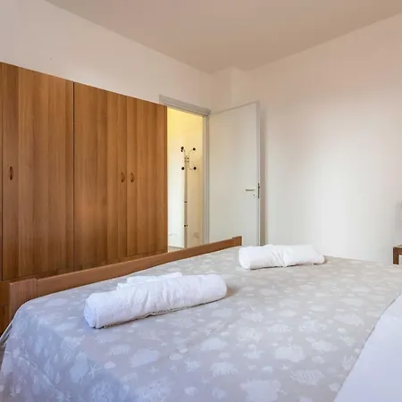 Giove-4 By Interhome Apartamento